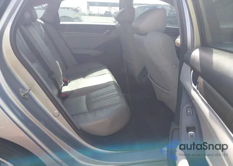 2018 Honda Accord Touring z USA, uszkodzony, nr VIN 1HGCV1F95JA144599